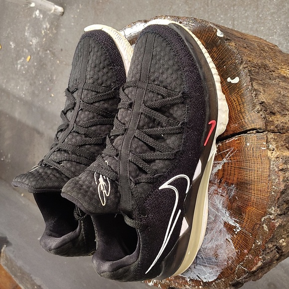 Nike Black Athletic Sneakers - Picture 3 of 4